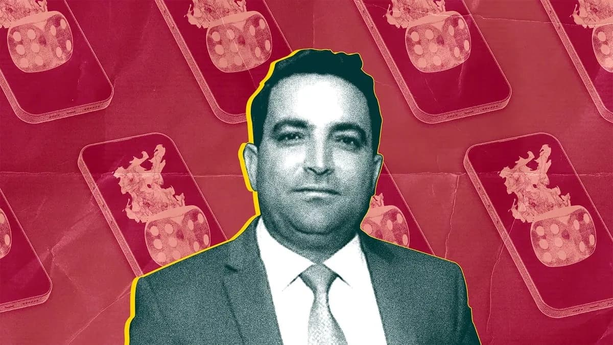Montagem com a foto em preto e branco de Willer Tomaz, homem de cabelo escuro, terno, camisa branca e gravata clara, recortada com contorno amarelo sobre um fundo vermelho estampado com celulares que exibem dados em chamas